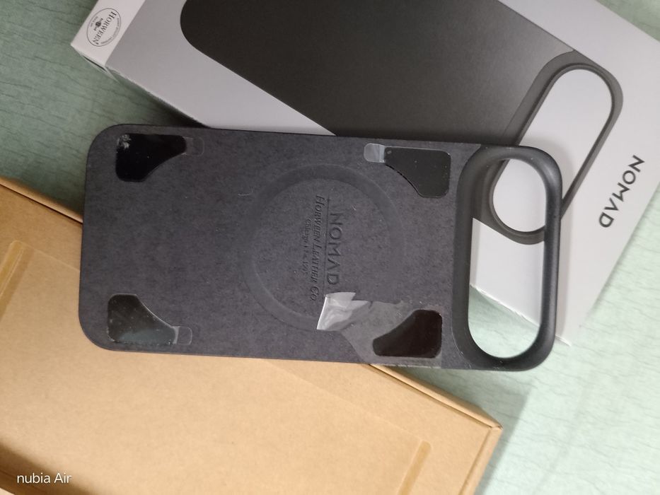 Кейс/Гръбче Nomad за iPhone Air