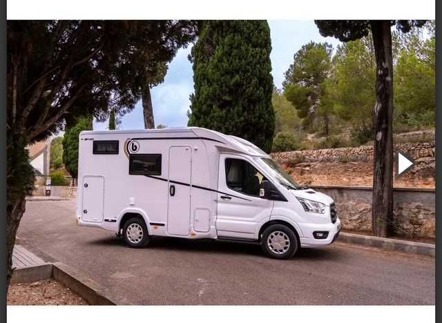 Autorulota Campervan Semiintegral Benimar YRTEO 840 Slim, 5.99m