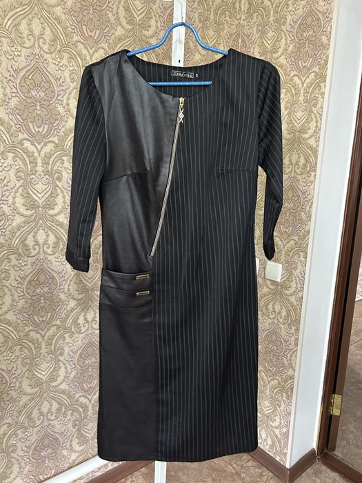 Продам платья, кофты