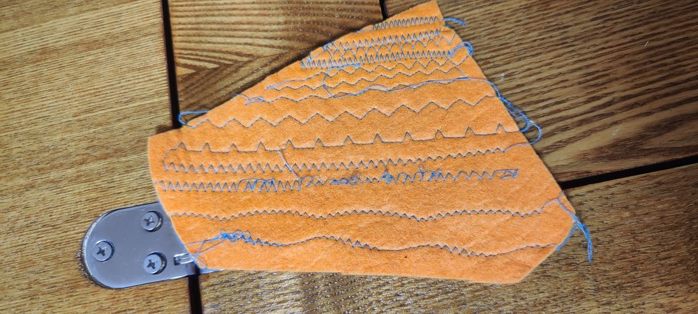 Швейная машинка Чайка 142М