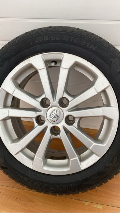 Jante cu cauciucuri de iarna