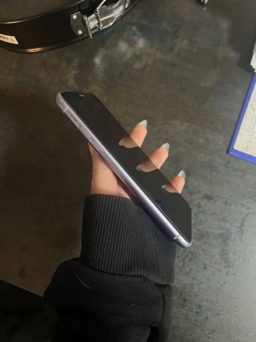 Iphone 11 64GB в отлично състояние