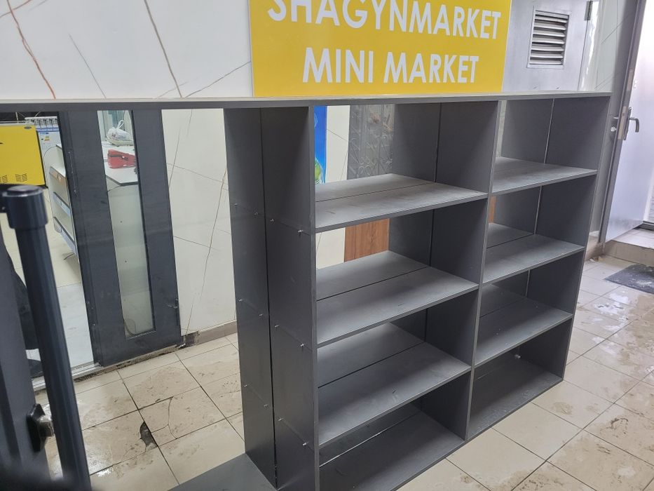 Шкаф зеркальный витрина