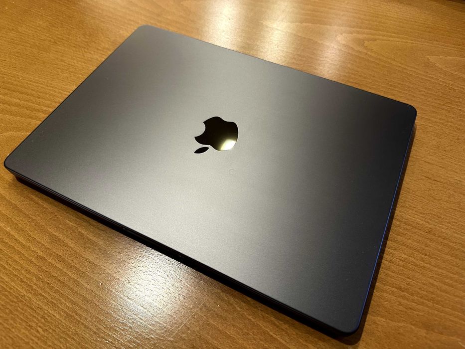 Apple MacBook Pro M3 Pro 1TB SSD 18GB
