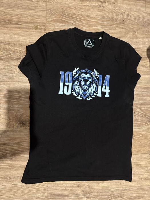 Тениска на левски