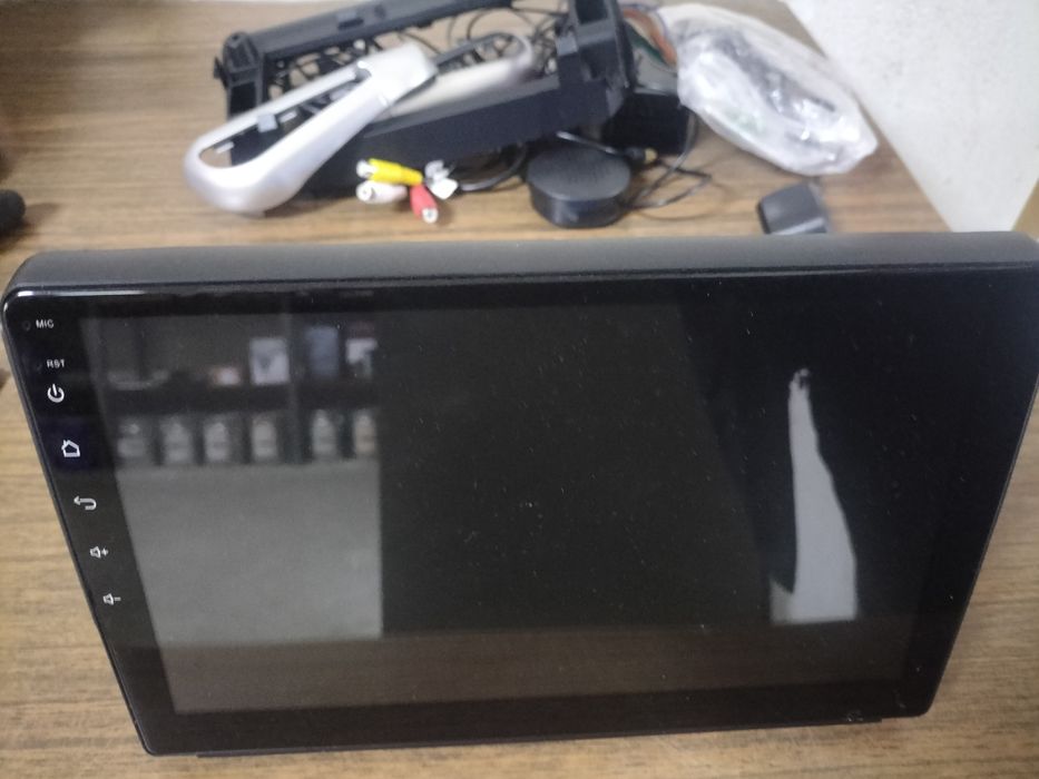 Vând navigație android Peugeot 2008