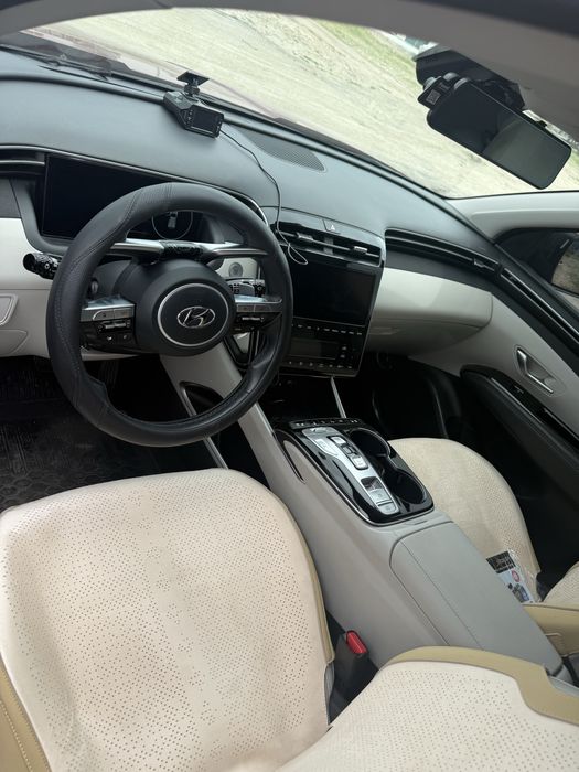 Продается Tucson 2.5l отличном состоянии полный фулл