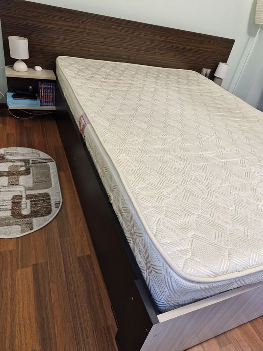 Pat dublu ,cu saltea .