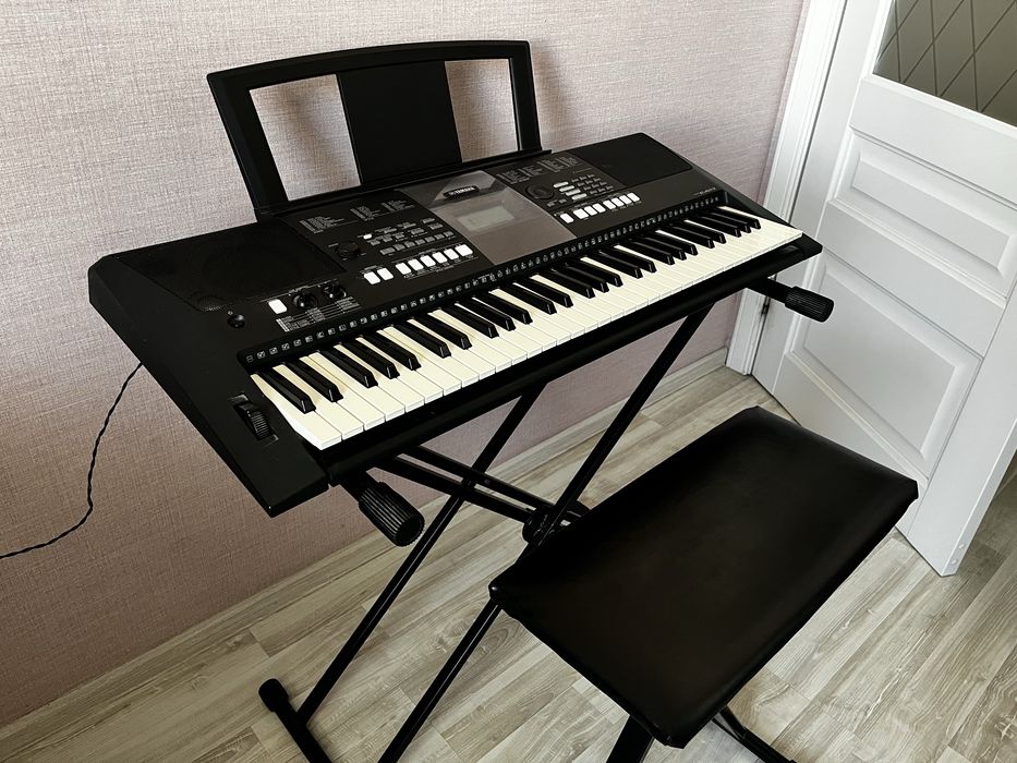 Yamaha PSR-E423 сентизатор