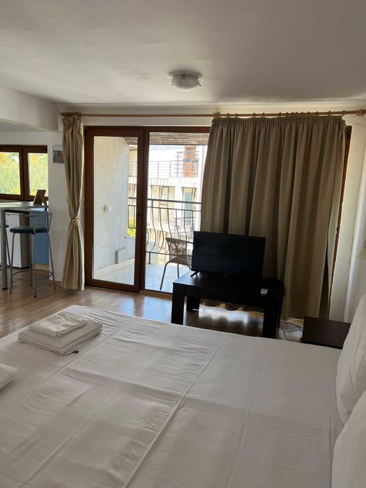 Дава се под наем Двустаен апартамент в Черноморец - 42 кв.м за 1993.59 € - Снимка #2