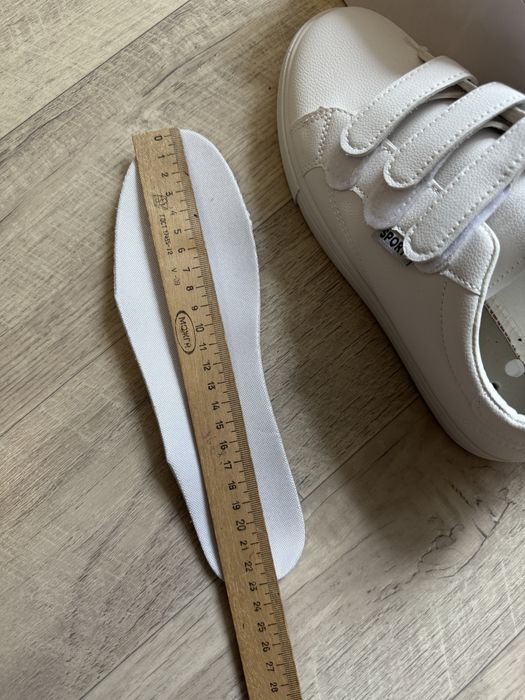 Продам кеды белые, новые