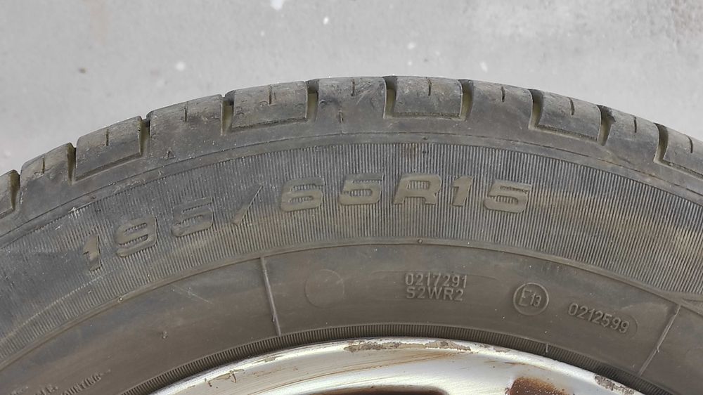 Лети джанти 6,5Jx15H2; 5х114,3; ЕТ40 с летни гуми 195/65R15 за Мазда 3
