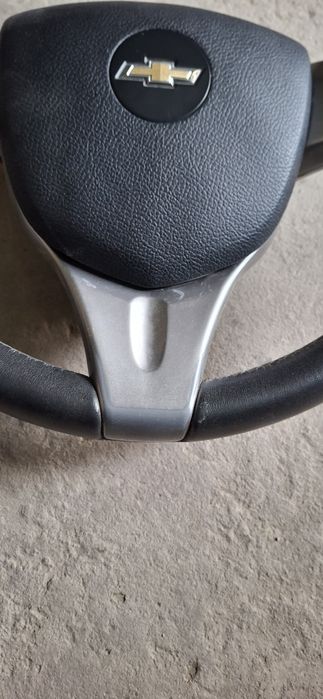 Рул от спарка стояло на матизе.
Без аирбаг
Спарк рул сотилади м