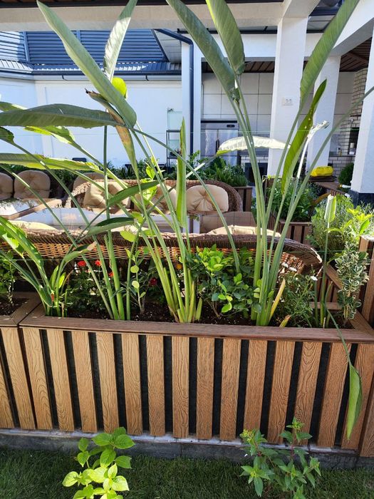 Кашпо. Цветочница из ДПК