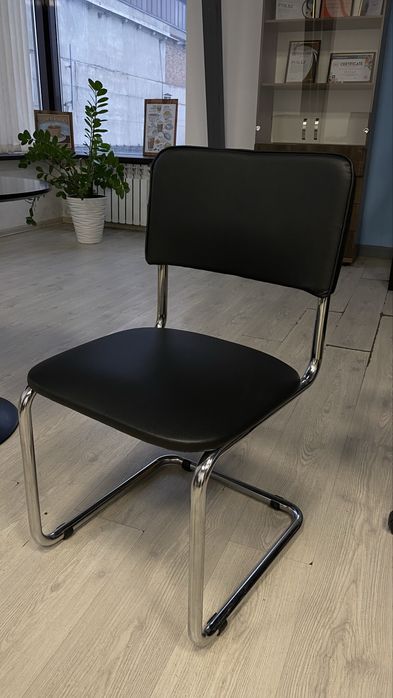 Продам офисные стулья