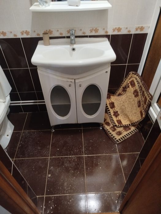 Раковина с тумбой