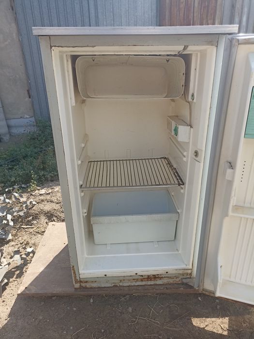 Продам холодильник