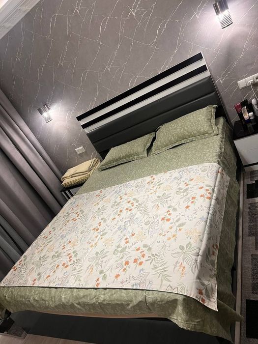 3/4/5 продаётся квартира БИЙ, метро Горького.