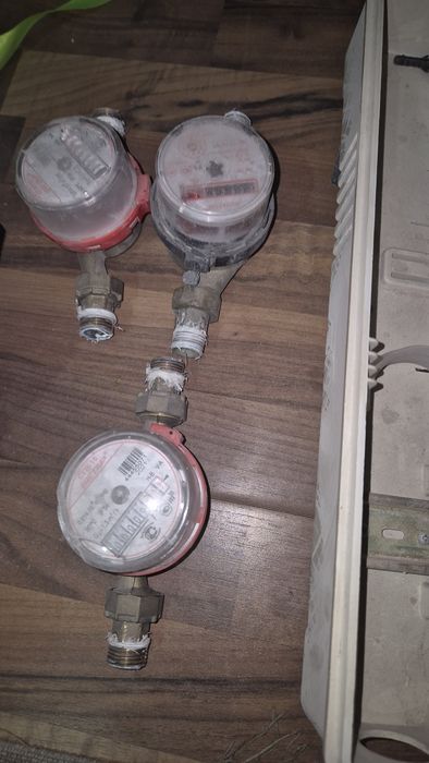 Продам бу счетчики газа, электричества, ГВС,водяной насос не рабочий
