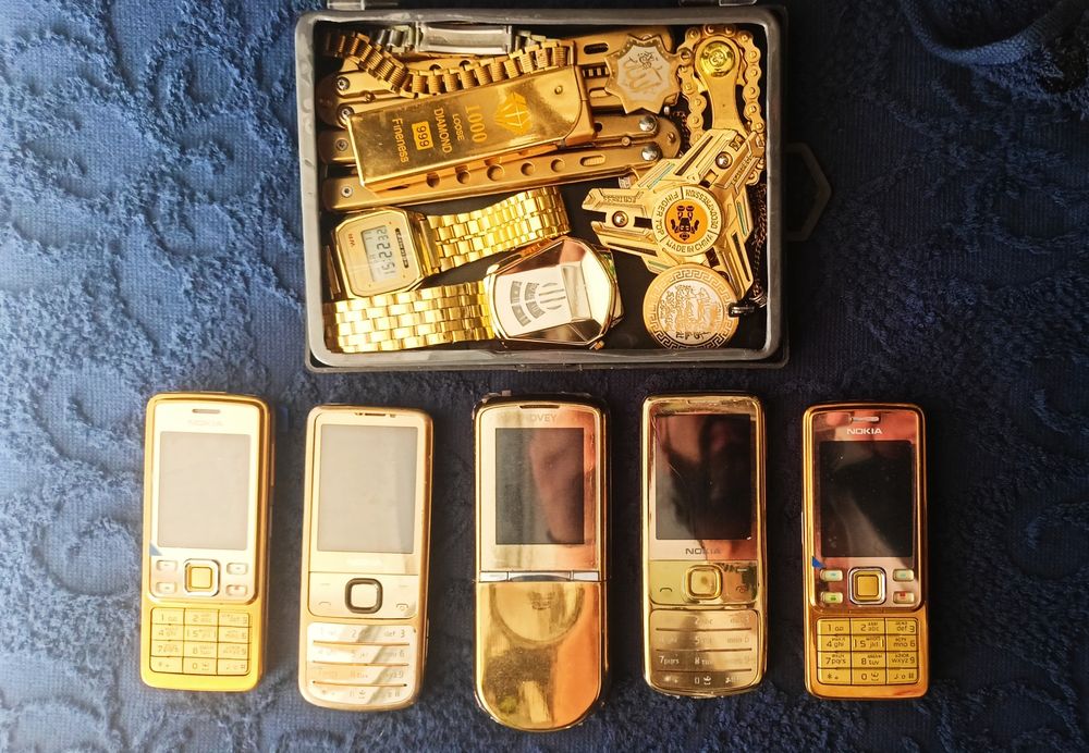 Nokia 6300 Nokia 6700 Novey 8800 Nokia 8800 art gold sotiladi!