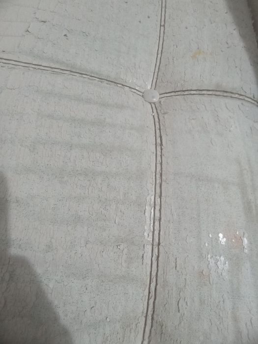 Кухонный уголок, стол, стулья.