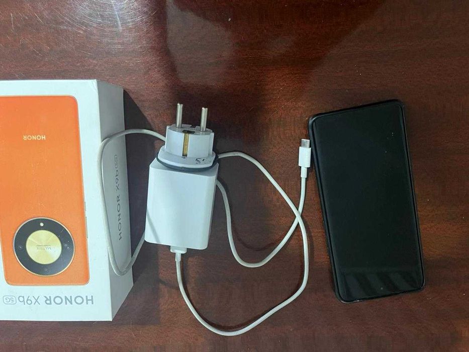 HONOR X9b телефон в отличном состоянии