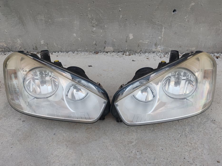 Фарове Форд Цмакс