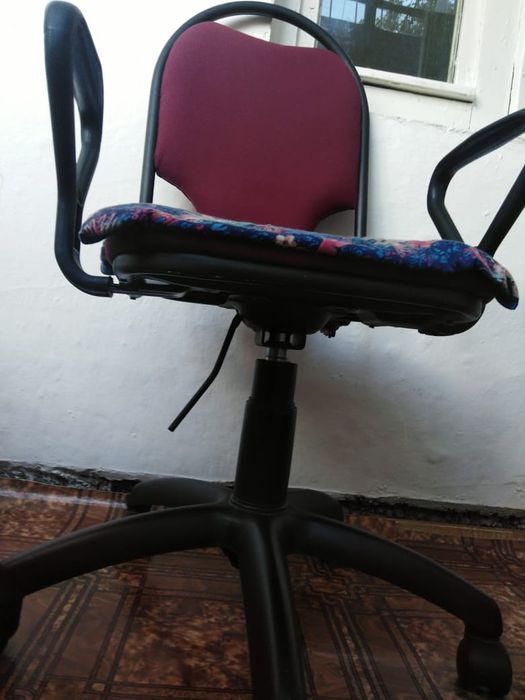 Продам стул очень крепкий