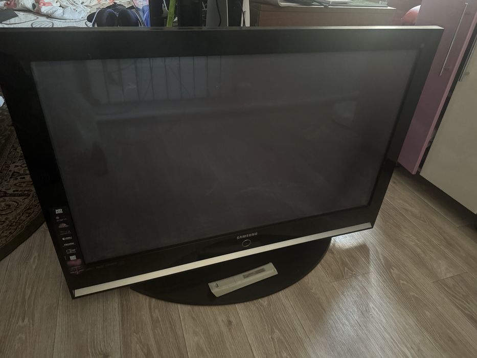 Телевизор samsung