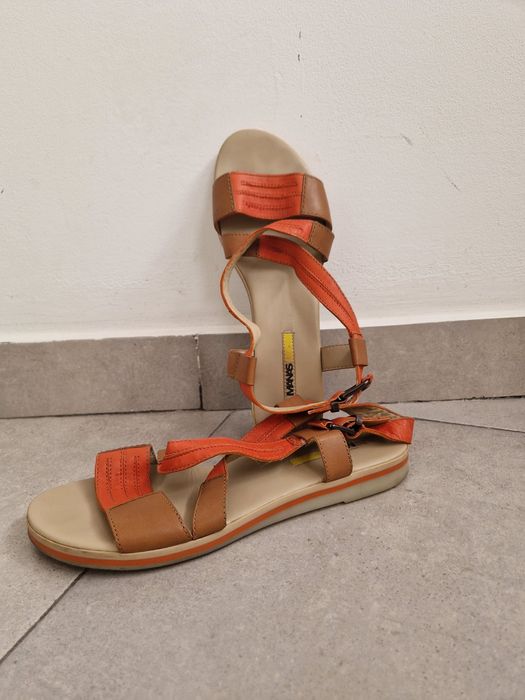 Vând adidași și sandale damă