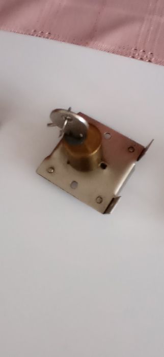 Нови бравички за шкаф