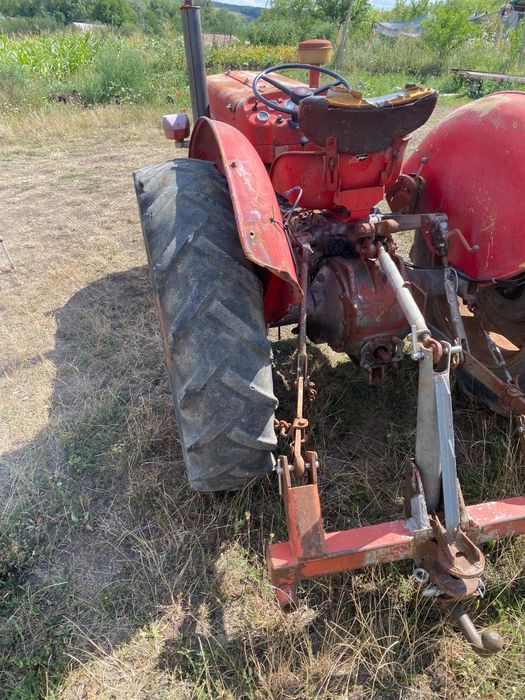 Vând tractor in stare buna de fuctionare