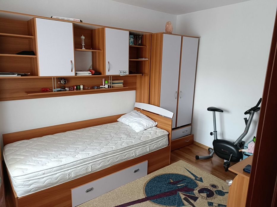 Închiriez apartament cu 3 camere pe str. Neagoe Vodă