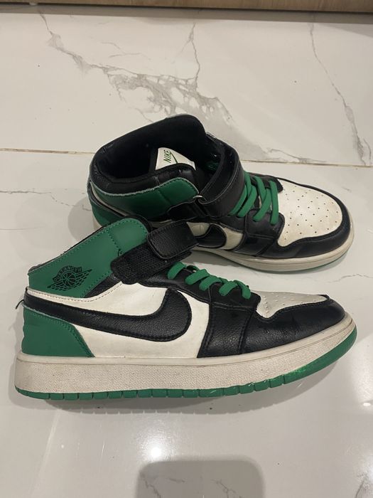 Кожаные кроссовки 35 размер