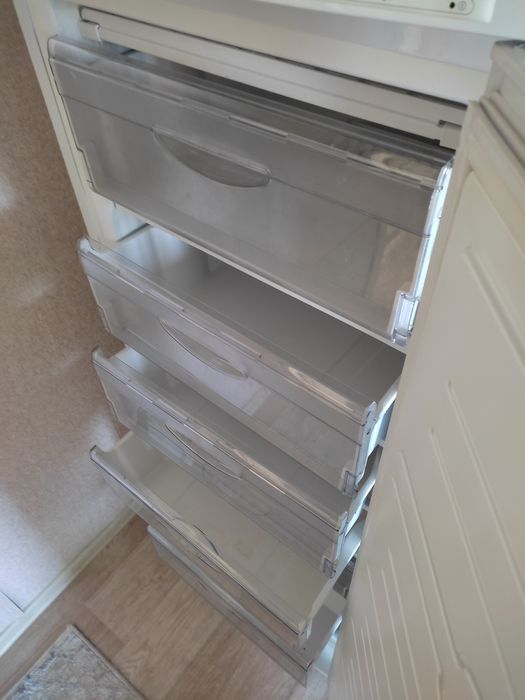 Продам морозильник ATLANT  T