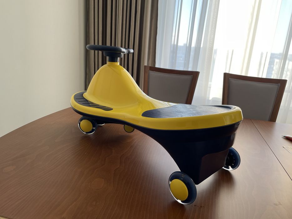 Машинка-каталка для детей