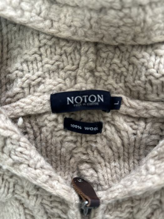 Теплый свитер шерсть 100%
