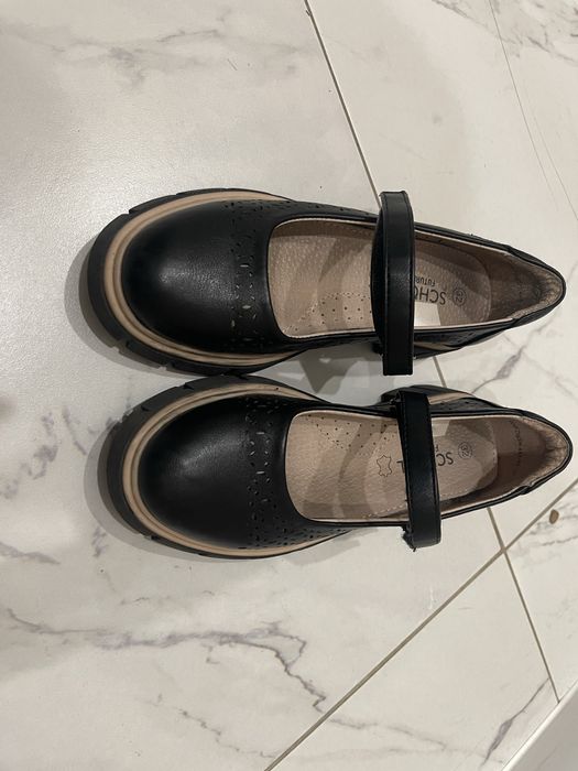 Продам детские туфли