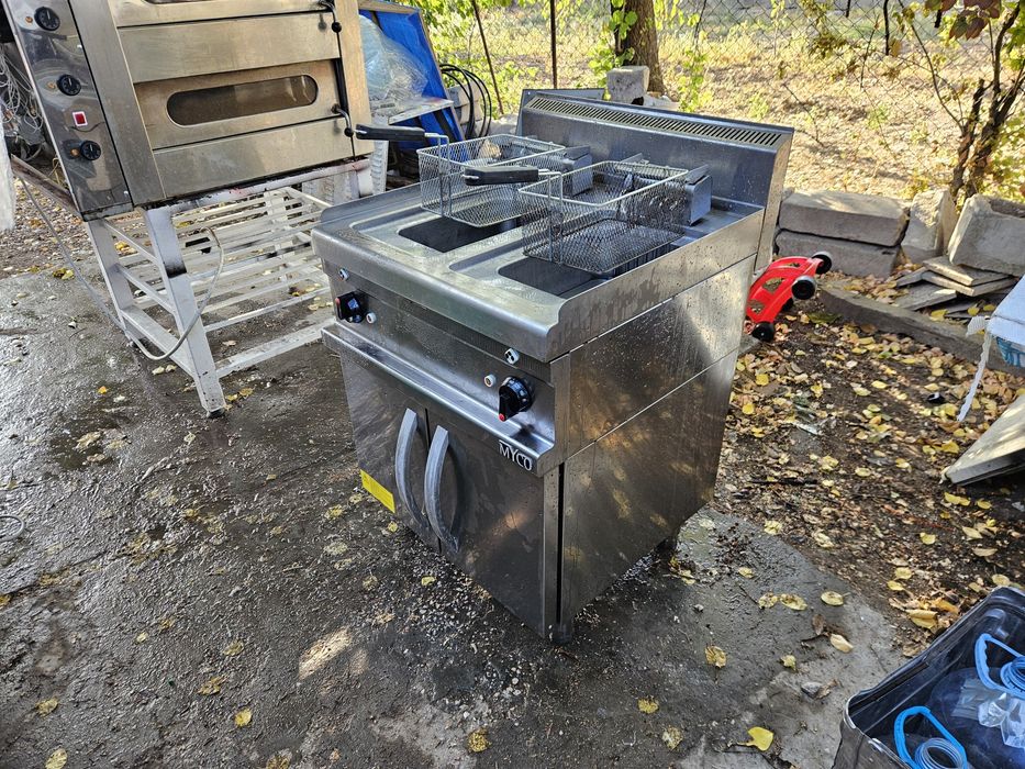 Фритюрник професионален трифазен 2х6 kw.,2x8 литра Цена 690 Евро