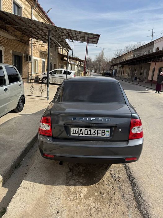 Лада приора йили 2012