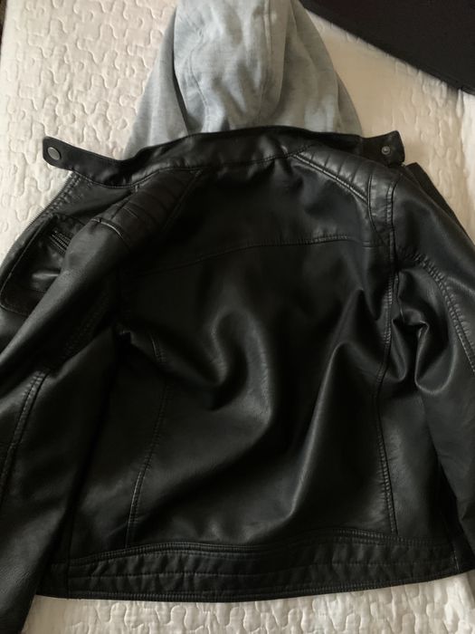 Geaca de piele cu glugă pentru băieți vârsta 10-11 ani mărime 146
