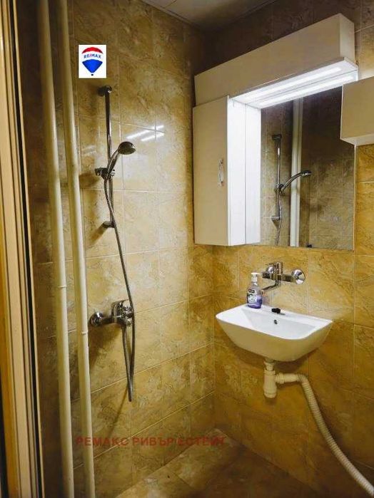 Дава се под наем Двустаен апартамент в Русе, Възраждане - 64 кв.м за 408 € - Снимка #13