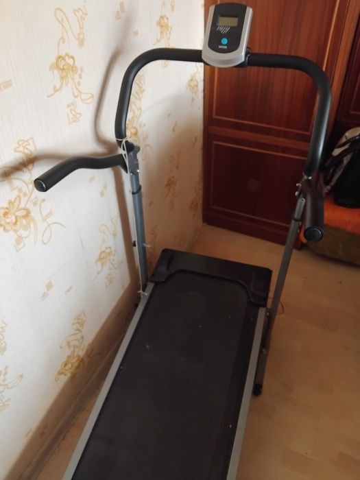 Продавам нова бягаща  пътека -МЕХАНИЧНА