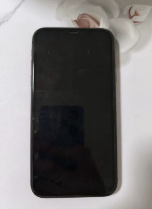 Продам айфон 11 черного цветв