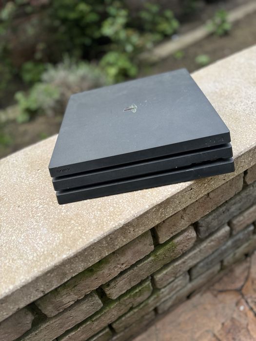 Vand Ps4 Pro pret negociabil