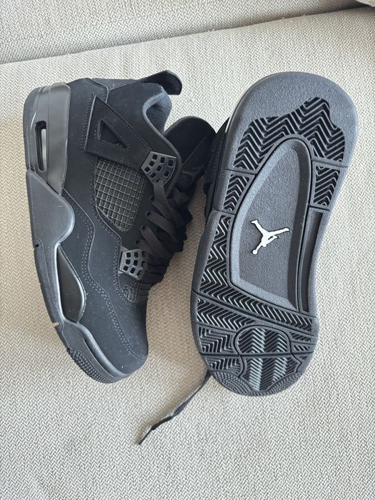 Jordan 4 Black Cat marime 40.5