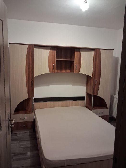 Inchiriez apartament