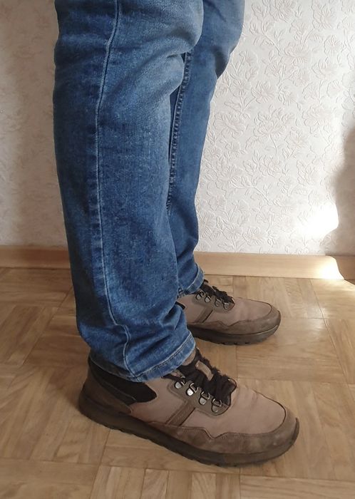 Продам  мужскую  обувь размер 43