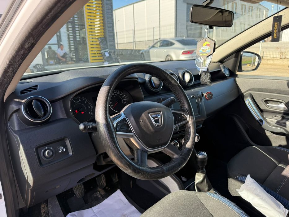 Dezmembrez Dacia duster 2 2021 alb 4X4 1.0 benzina gpl H4D F4 volan stanga
