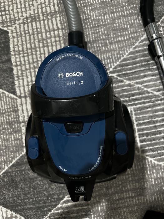 Продам пылесос Bosch BGS05A220